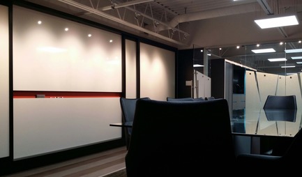 Dossier de presse | 1856-01 - Communiqué de presse | J.Cho Design wins ARIDO Award for Abet Laminati office - J.Cho Design - Design d’intérieur commercial - Conference Room - Crédit photo : Az Works Productions