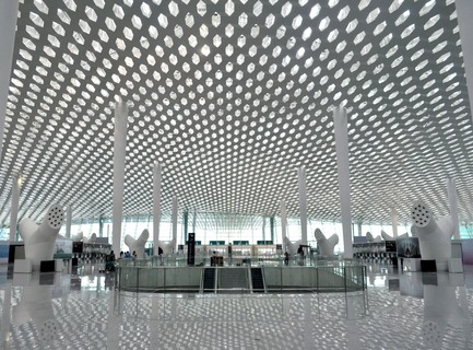 Dossier de presse | 1109-01 - Communiqué de presse | Shenzhen Bao’an International Airport - Terminal 3 opens 28 November, 2013 - Massimiliano and Doriana Fuksas - Architecture institutionnelle - Crédit photo : Studio Fuksas
