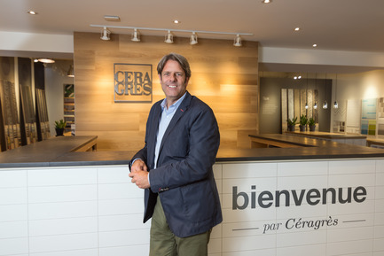 Dossier de presse | 846-17 - Communiqué de presse | Céragrès célèbre ses 25 ans, le regard tourné vers l’avenir - Céragrès - Produit -   Guy Gervais, Atelier-boutique de Montréal - Crédit photo : Loïc Romer