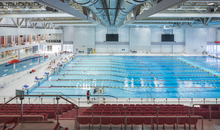 Dossier de presse | 846-17 - Communiqué de presse | Céragrès célèbre ses 25 ans, le regard tourné vers l’avenir - Céragrès - Produit -  Piscine du Pavillon de l'Éducation Physique et des Sports - PEPS, Quebec  - Crédit photo : Stéphane Groleau