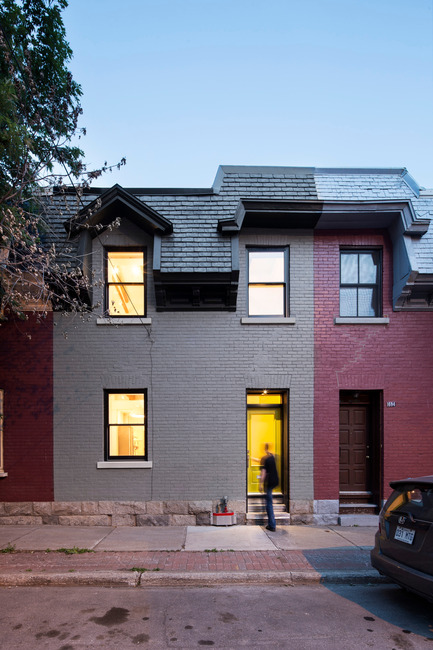 Dossier de presse | 1608-02 - Communiqué de presse | La Renaissance de Grand Trunk - Mark+Vivi - Architecture résidentielle - Façade - Crédit photo : Adrien Williams
