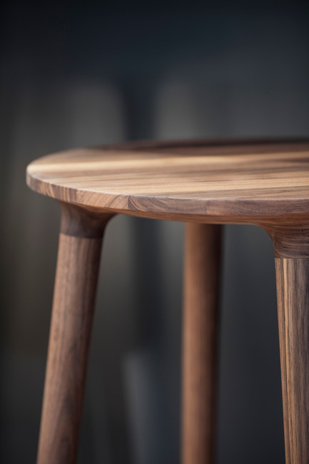 Dossier de presse | 1077-03 - Communiqué de presse | Le tabouret C401Une forte présence formelle - Kastella - Design industriel - C401 seat detail<br> - Crédit photo : Adrien Williams<br>