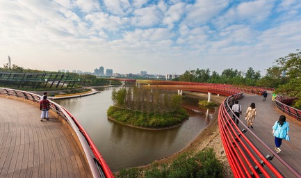 Press kit | 661-31 - Press release | The Interlace in Singapore: World Building of the Year 2015 - World Architecture Festival (WAF) - Competition - Yanweizhou Park, China, by Turenscape International, winner of the&nbsp;Landscape of the Year 2015&nbsp; - Photo credit: Turenscape International