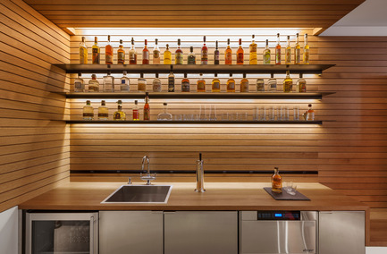 Press kit | 1900-01 - Press release | Bucktown Residence - Min|Day - Residential Architecture - Penthouse bar - Photo credit: Paul Crosby