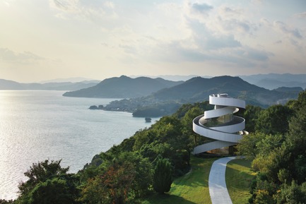 Dossier de presse | 1028-06 - Communiqué de presse | LEAF Awards 2015: winners announced - LEAF International - Concours -  Hospitality Building of the Year<br>Hiroshi Nakamura &amp; NAP co. Ltd<br>Project: Ribbon Chapel<br><br>  - Crédit photo :   Arena International  