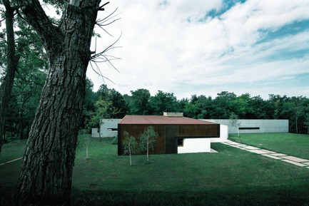 Dossier de presse | 1028-06 - Communiqué de presse | LEAF Awards 2015: winners announced - LEAF International - Concours -  Residential Building of the Year – Single Occupancy &nbsp;<br>Architect Robby Cantarutti<br>Project: Riverside Cabin<br> - Crédit photo :   Arena International  