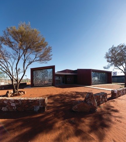Dossier de presse | 1028-06 - Communiqué de presse | LEAF Awards 2015: winners announced - LEAF International - Concours -  Best Sustainable Development of the Year<br>Kaunitz Yeung Architecture<br>Project: Wanarn Clinic<br><br>  - Crédit photo :   Arena International  
