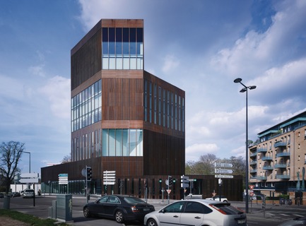 Dossier de presse | 1028-06 - Communiqué de presse | LEAF Awards 2015: winners announced - LEAF International - Concours -  Commercial Building of the Year<br>LAN Architecture<br>Project: Euravenir Tower<br>  - Crédit photo :   Arena International  