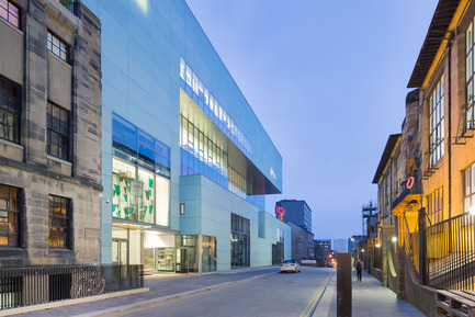 Dossier de presse | 1028-06 - Communiqué de presse | LEAF Awards 2015: winners announced - LEAF International - Concours -  Public Building of the Year<br>Steven Holl Architects with JM Architects<br>Project: Seona Reid Building – Glasgow School of Art<br><br>  - Crédit photo :   Arena International  