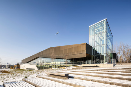 Dossier de presse | 865-10 - Communiqué de presse | La Bibliothèque du Boisé : Grand Prix d'excellence de l'OAQ 2015 - Cardinal Hardy* / Labonté Marcil / Éric Pelletier* architectes en consortium (*Lemay) - Architecture institutionnelle - Crédit photo : Doublespace photography