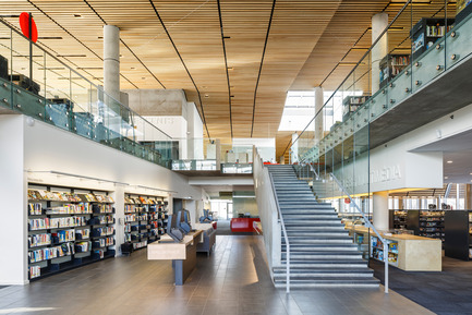 Dossier de presse | 865-10 - Communiqué de presse | La Bibliothèque du Boisé : Grand Prix d'excellence de l'OAQ 2015 - Cardinal Hardy* / Labonté Marcil / Éric Pelletier* architectes en consortium (*Lemay) - Architecture institutionnelle - Crédit photo : Doublespace photography