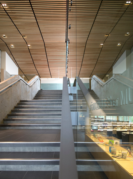 Dossier de presse | 865-10 - Communiqué de presse | La Bibliothèque du Boisé : Grand Prix d'excellence de l'OAQ 2015 - Cardinal Hardy* / Labonté Marcil / Éric Pelletier* architectes en consortium (*Lemay) - Architecture institutionnelle - Crédit photo : Yien Chao