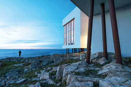 Dossier de presse | 1601-01 - Communiqué de presse | Annonce des gagnants des prix du design hôtelier Air Canada enRoute 2015 - Air Canada enRoute - Design d’intérieur commercial -  Meilleure architecture d’ensemble<br>Fogo Island Inn, Joe Batt’s Arm, Terre-Neuve-et-Labrador<br>Todd Saunders (Saunders Architecture)<br>  - Crédit photo : Bent René Synnevåg