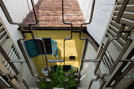 Press kit | 1256-01 - Press release | Saigon house - a21studĩo - Residential Architecture - Room view to courtyard  - Photo credit: Quang Tran