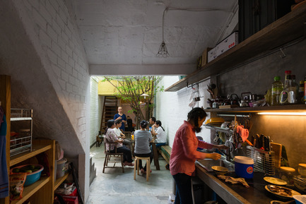 Press kit | 1256-01 - Press release | Saigon house - a21studĩo - Residential Architecture - The kitchen  - Photo credit: Quang Tran