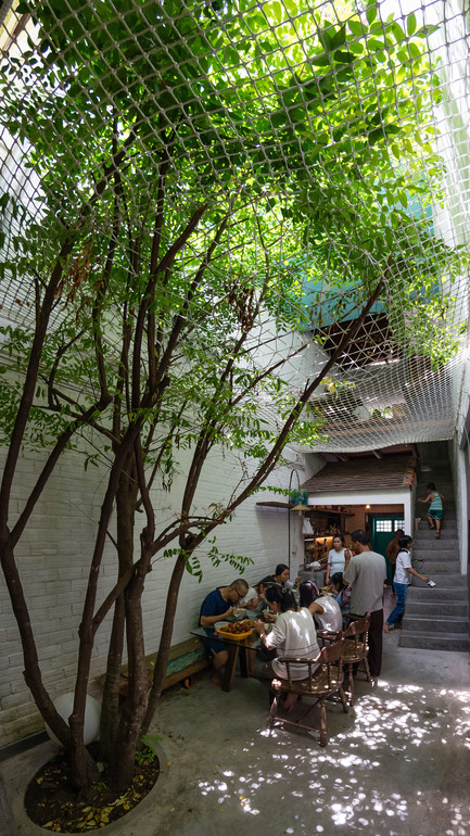 Press kit | 1256-01 - Press release | Saigon house - a21studĩo - Residential Architecture - A holiday meal of the family  - Photo credit: Quang Tran