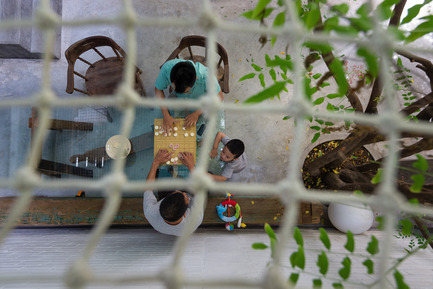 Press kit | 1256-01 - Press release | Saigon house - a21studĩo - Residential Architecture - View to the ground from net.  - Photo credit: Quang Tran