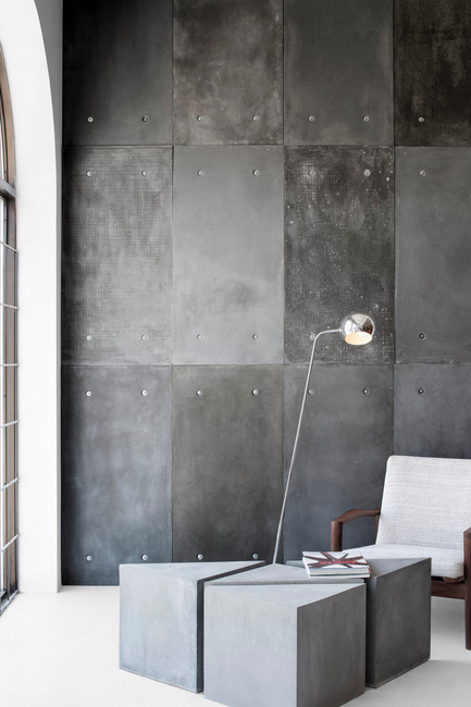 Press kit | 1556-01 - Press release | Mastering the delicate art of rough materials - AtelierB - Product - Delta table &amp; pannel