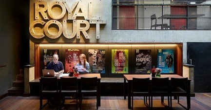 Dossier de presse | 1124-07 - Communiqué de presse | Winners Announced - World Interiors News - Design d’intérieur commercial -  WINNER - BARS<br>ROYAL COURT THEATRE BAR AND KITCHEN REFURBISHMENT<br>by Lyndon Goode Architects with Citizens Design Bureau, United Kingdom<br>‘This project is simple, understated and classy and really captures the spirit of the Royal Court.’  - Crédit photo : Lyndon Goode Architects with Citizens Design Bureau