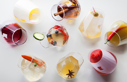 Dossier de presse | 990-03 - Communiqué de presse | KAYIWA’s New Gravity-Defying Barware Redefines Modern Drinking Culture - KAYIWA - Produit -   CARAT Barware by KAYIWA   - Crédit photo : KAYIWA
