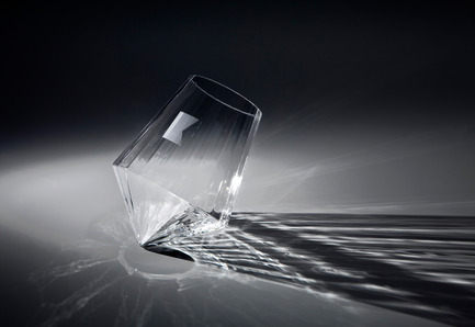 Dossier de presse | 990-03 - Communiqué de presse | KAYIWA’s New Gravity-Defying Barware Redefines Modern Drinking Culture - KAYIWA - Produit -  CARAT Barware by KAYIWA  - Crédit photo : KAYIWA