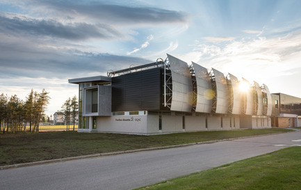 Dossier de presse | 755-04 - Communiqué de presse | Pavillon universitaire Alouette - UQAC - BGLA | Architecture + Design urbain - Architecture institutionnelle - Pavillon universitaire Alouette-UQAC - Crédit photo : Optik 360°
