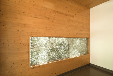 Dossier de presse | 755-04 - Communiqué de presse | Pavillon universitaire Alouette - UQAC - BGLA | Architecture + Design urbain - Architecture institutionnelle - Parement en mousse d’aluminium recyclé  - Crédit photo : BGLA