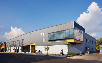 Dossier de presse | 1999-01 - Communiqué de presse | Team A receives AIA Chicago Distinguished Building Award for By The Hand Club For Kids - Team A - Architecture institutionnelle - Crédit photo : Tom Harris&nbsp;© Hedrich Blessing