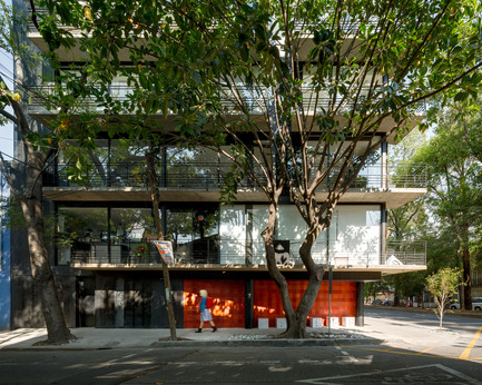 Dossier de presse | 1825-01 - Communiqué de presse | Just Be Apartments - Arqmov Workshop - Architecture résidentielle - Reynosa Street Facade - Crédit photo : Rafael Gamo