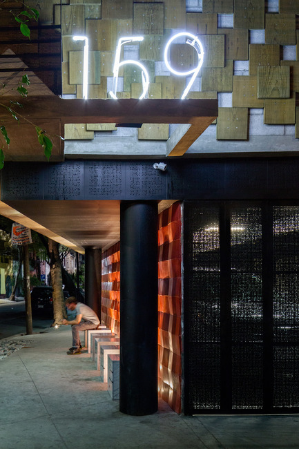 Dossier de presse | 1825-01 - Communiqué de presse | Just Be Apartments - Arqmov Workshop - Architecture résidentielle - Benches - Crédit photo : Rafael Gamo