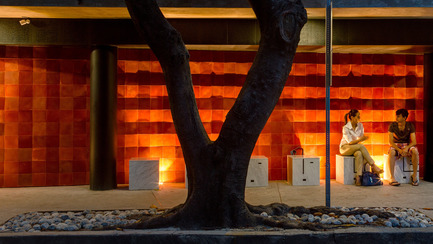 Dossier de presse | 1825-01 - Communiqué de presse | Just Be Apartments - Arqmov Workshop - Architecture résidentielle -  Benches, Public Space  - Crédit photo : Rafael Gamo
