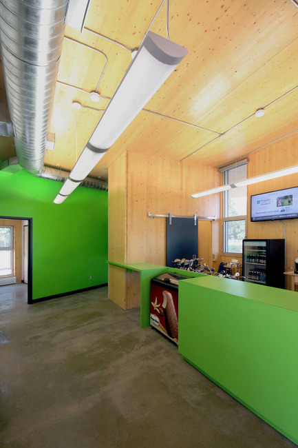 Press kit | 1170-02 - Press release | Golf Welcome Pavilion at Maisonneuve Park - Ville de Montréal - Institutional Architecture - &nbsp; Payment counter, equipment renting, shop<br>  - Photo credit: Vincent Audy