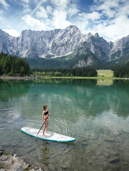 Dossier de presse | 1857-01 - Communiqué de presse | SipaBoards Bring Fresh Air To Paddleboarding - SipaBoards - Produit -  Laghi di Fusine, Italy  - Crédit photo :   Uros Podlogar  