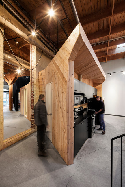 Dossier de presse | 760-12 - Communiqué de presse | Sonorité|s| d’un lieu protéiforme - Jean de Lessard, Designers Créatifs - Design d’intérieur commercial - PixMob - Crédit photo : Adrien Williams