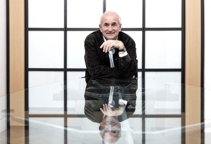 Dossier de presse | 1696-03 - Communiqué de presse | Independent as always – bigger than ever before: The international Red Dot jury uncovers the best products for 2016! - Red Dot Award - Concours - Red Dot juror Alexander Neumeister - Crédit photo : Red Dot