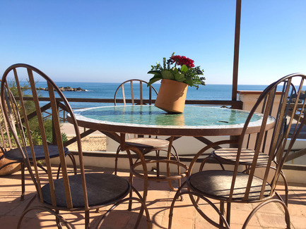 Dossier de presse | 2019-01 - Communiqué de presse | Voltasol, the rolling flowerpot - Studio BAG Disseny - Produit -  L'Escala - Empúries Hotel - Crédit photo : Studio BAG Disseny<br>