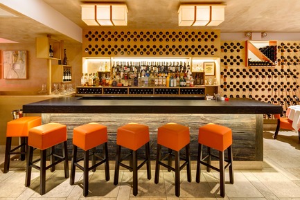 Dossier de presse | 1825-02 - Communiqué de presse | Altesi Ristorante - Arqmov Workshop - Design d’intérieur commercial - Wine Bar - Crédit photo : Rafael Gamo