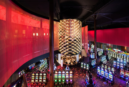 Press kit | 621-23 - Press release | An immersive Lighting design for the Lac-Leamy Casino - Lightemotion - Lighting Design - Photo credit: Stéphane Brugger