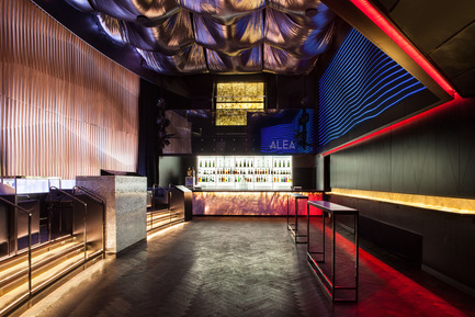 Press kit | 621-23 - Press release | An immersive Lighting design for the Lac-Leamy Casino - Lightemotion - Lighting Design - Photo credit: Stéphane Brugger