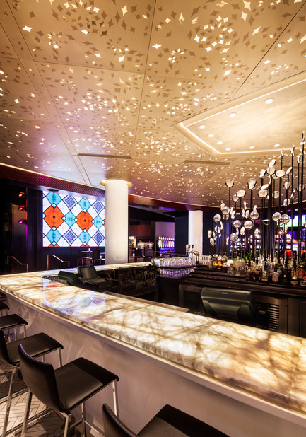 Press kit | 621-23 - Press release | An immersive Lighting design for the Lac-Leamy Casino - Lightemotion - Lighting Design - Photo credit: Stéphane Brugger