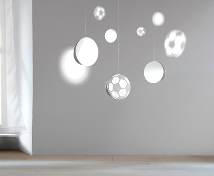 Dossier de presse | 1103-01 - Communiqué de presse | Kazuyo Komoda à la Fondation Achille Castiglioni: un livre et quelques objets - Francesca Acerboni - Évènement + Exposition - 2006-Ossessione_del_pallone