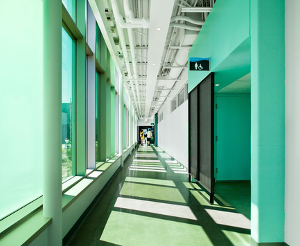 Press kit | 673-14 - Press release | Grands Prix du Design Award 9thedition. And the winners are... - Agence PID - Competition - Prix couleur<br>Piscine Annie-Pelletier<br>Thibodeau Poirier Fontaine architectes - Photo credit: Brugger