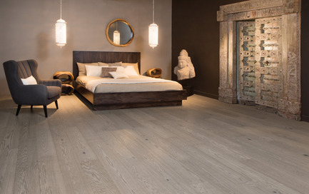 Dossier de presse | 1639-03 - Communiqué de presse | Les nouveautés 2016 des planchers Mirage… plus grandioses que jamais! - Les Planchers de bois franc Mirage - Produit - Chêne rouge rustique, Treasure - Collection Sweet Memories  - Crédit photo : Planchers Mirage