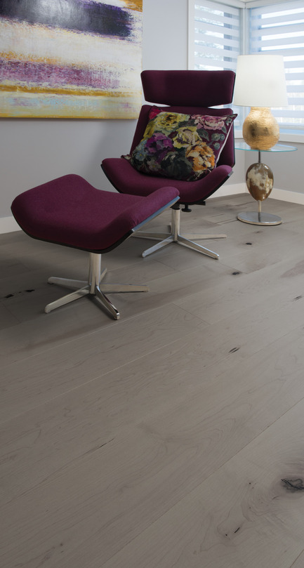 Dossier de presse | 1639-03 - Communiqué de presse | Les nouveautés 2016 des planchers Mirage… plus grandioses que jamais! - Les Planchers de bois franc Mirage - Produit - Érable Caractère léger,&nbsp;Grey Drizzle - Collection Flair - Crédit photo : Planchers Mirage