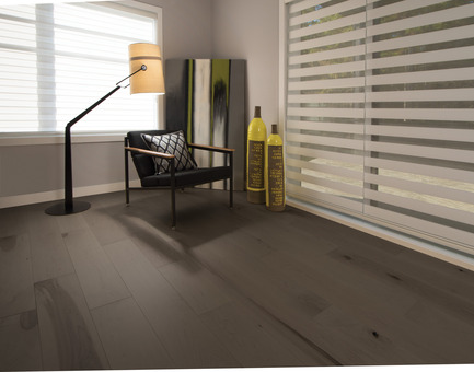Dossier de presse | 1639-03 - Communiqué de presse | Les nouveautés 2016 des planchers Mirage… plus grandioses que jamais! - Les Planchers de bois franc Mirage - Produit - Érable Caractère léger, Dark Leaf - Collection Flair - Crédit photo : Planchers Mirage