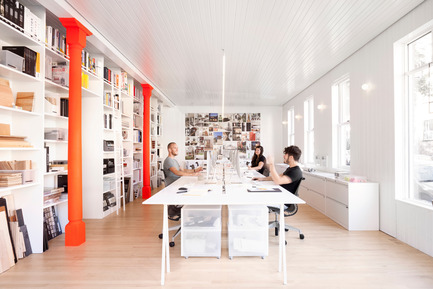 Dossier de presse | 1113-05 - Communiqué de presse | la Shed - la SHED architecture - Architecture commerciale - Atelier de travail - Crédit photo : Maxime Brouillet