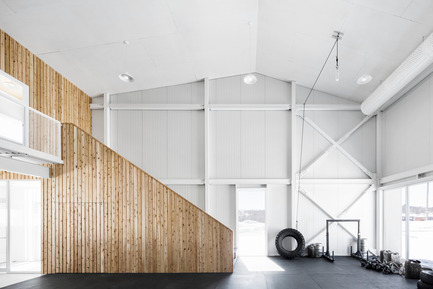 Dossier de presse | 1633-01 - Communiqué de presse | La Taule - Centre d'entraînement - Architecture Microclimat - Architecture commerciale - Espace d'entraînement - Crédit photo : Adrien Williams