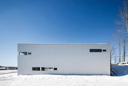 Dossier de presse | 1633-01 - Communiqué de presse | La Taule - Centre d'entraînement - Architecture Microclimat - Architecture commerciale - Façade - Crédit photo : Adrien Williams
