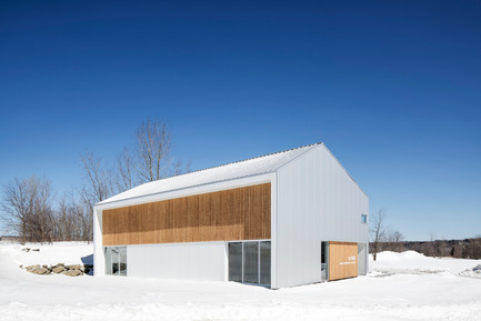 Dossier de presse | 1633-01 - Communiqué de presse | La Taule - Centre d'entraînement - Architecture Microclimat - Architecture commerciale - Façade - Crédit photo : Adrien Williams