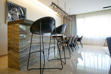 Press kit | 1540-02 - Press release | The Rebirth of a Living Space by ROHD - ROHD - Residential Interior Design - DETAILED VIEW OF THE BAR &amp; DINING TABLE - Photo credit:  RUDY BOUCHEBEL 